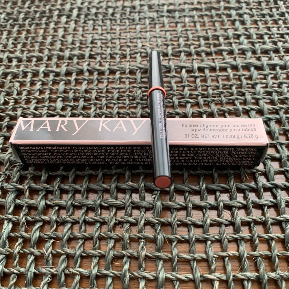 Mary Kay NIP Coral Lip Liner - Picture 6 of 6